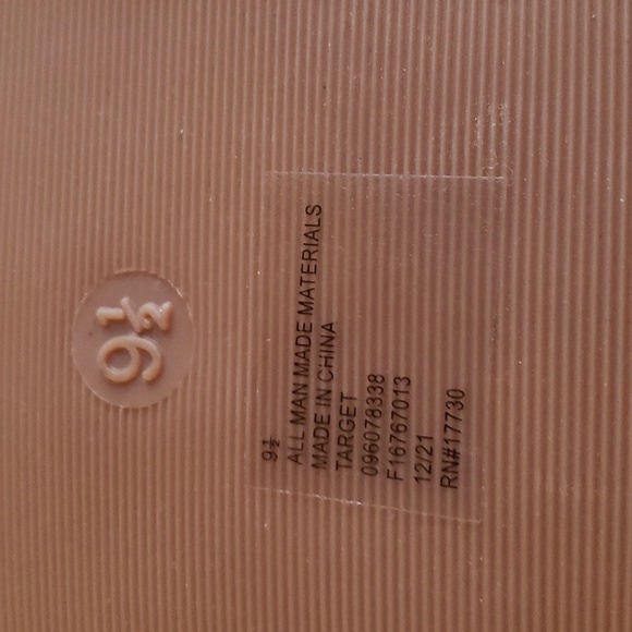 A New Day™ Nadine Skinny Strap Sandals – Yellow Size 9.5 - Picture 6 of 7